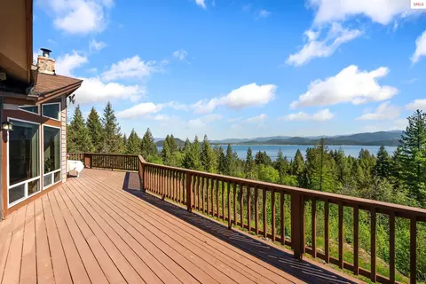 99 Moosewood Ln, Sagle, ID 83860