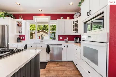 Kitchen - 90 Riverview Cir, Sandpoint, ID 83864 photo 5 of 8