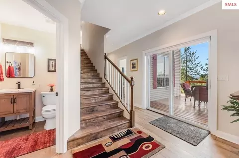 Entry Way - 90 Riverview Cir, Sandpoint, ID 83864 photo 3 of 5