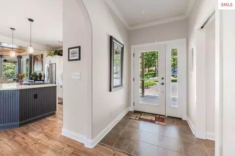 Entry Way - 90 Riverview Cir, Sandpoint, ID 83864 photo 1 of 5