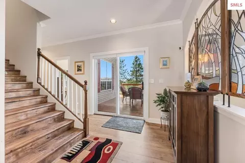 Entry Way - 90 Riverview Cir, Sandpoint, ID 83864 photo 4 of 5