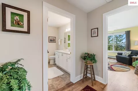 Entry Way - 90 Riverview Cir, Sandpoint, ID 83864 photo 5 of 5