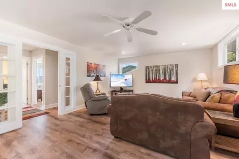 Living - 90 Riverview Cir, Sandpoint, ID 83864 photo 7 of 7
