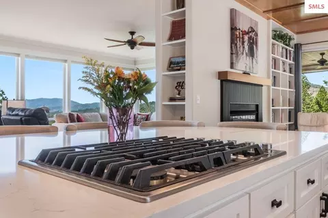 Kitchen - 90 Riverview Cir, Sandpoint, ID 83864 photo 6 of 8