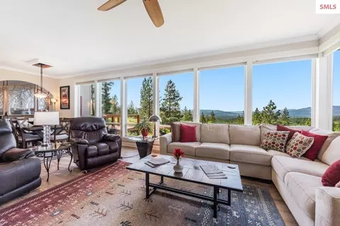 Living - 90 Riverview Cir, Sandpoint, ID 83864 photo 1 of 7