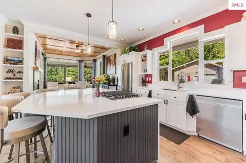 Kitchen - 90 Riverview Cir, Sandpoint, ID 83864 photo 4 of 8