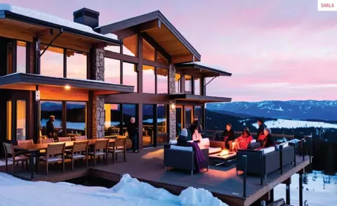 4 Crystal Springs Rd, Sandpoint, ID 83864