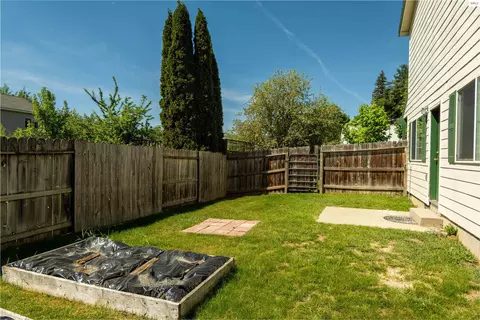 Exterior - 1611 Cedar St, Sandpoint, ID 83864 photo 6 of 10