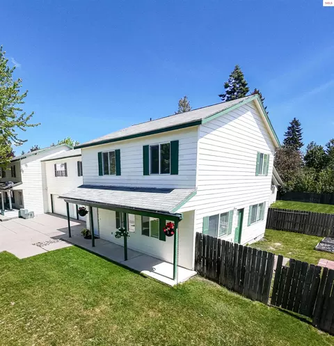 Exterior - 1611 Cedar St, Sandpoint, ID 83864 photo 9 of 10