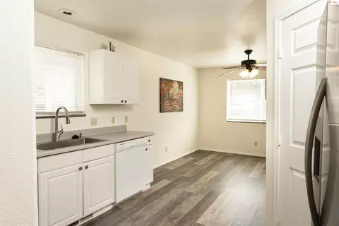 Kitchen - 1611 Cedar St, Sandpoint, ID 83864 photo 4 of 4