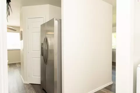 Entry Way - 1611 Cedar St, Sandpoint, ID 83864 photo 2 of 6