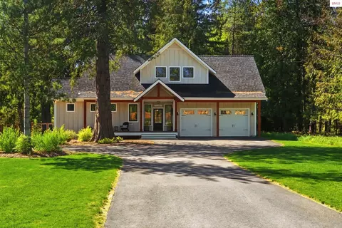 685 Railroad Ave, Dover, ID 83825