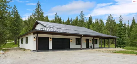 1520 Wrenco Loop Rd, Sandpoint, ID 83864
