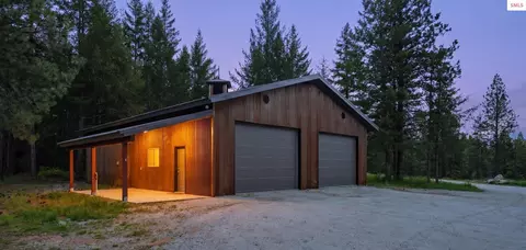 Exterior - 1520 Wrenco Loop Rd, Sandpoint, ID 83864 photo 3 of 8