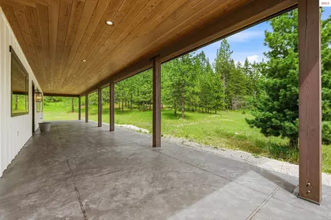 Exterior - 1520 Wrenco Loop Rd, Sandpoint, ID 83864 photo 5 of 8