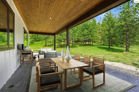 Exterior - 1520 Wrenco Loop Rd, Sandpoint, ID 83864 photo 4 of 8