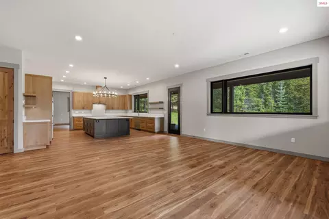 Living - 1520 Wrenco Loop Rd, Sandpoint, ID 83864 photo 2 of 5