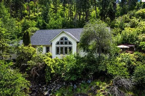 88 Cedarwood Ln, Sagle, ID 83860