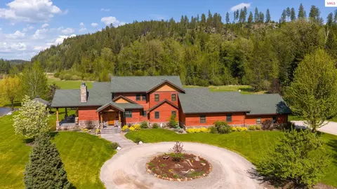 289 Gold Rd, Naples, ID 83847