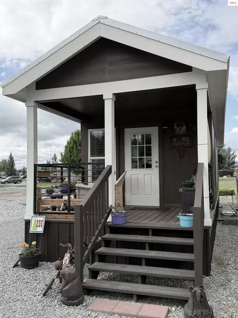 21 Explorer Ln, Usk, WA 99180