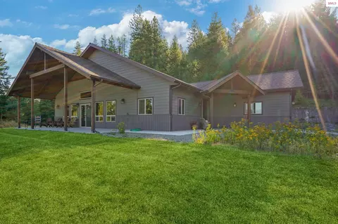 273 Paradise Valley Rd, Bonners Ferry, ID 83805