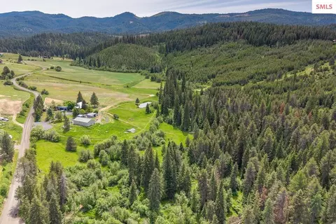 1035 Davis Rd, Viola, ID 83872