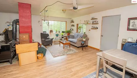 Living - 2884 Morris Rd, Naples, ID 83847 photo 2 of 2