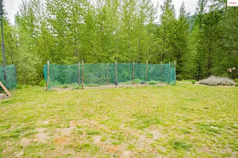 Exterior - 2884 Morris Rd, Naples, ID 83847 photo 11 of 14