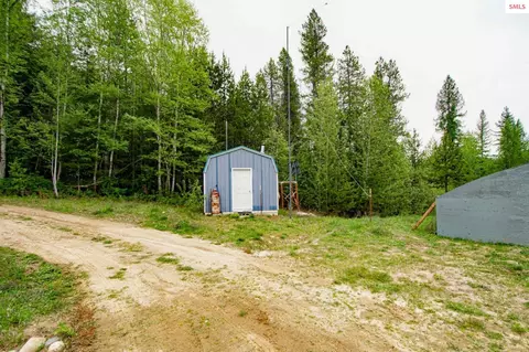 Exterior - 2884 Morris Rd, Naples, ID 83847 photo 5 of 14