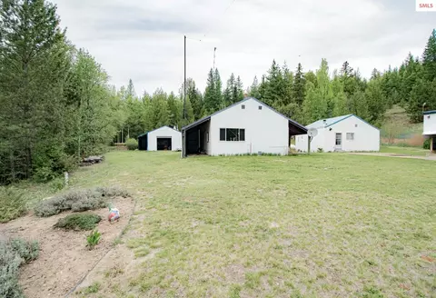 Exterior - 2884 Morris Rd, Naples, ID 83847 photo 2 of 14