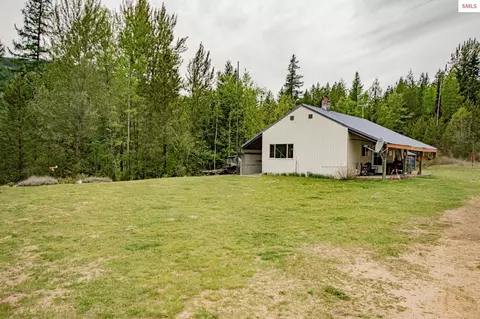 Exterior - 2884 Morris Rd, Naples, ID 83847 photo 1 of 14