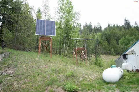 Exterior - 2884 Morris Rd, Naples, ID 83847 photo 12 of 14