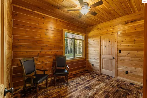 Bedroom - 6693 River Rd, Clark Fork, ID 83811 photo 3 of 10