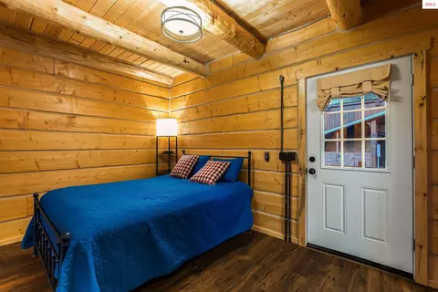 Bedroom - 6693 River Rd, Clark Fork, ID 83811 photo 4 of 10