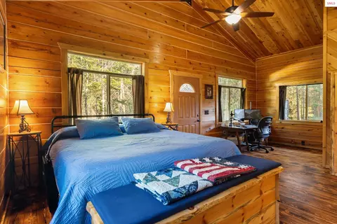 Bedroom - 6693 River Rd, Clark Fork, ID 83811 photo 2 of 10