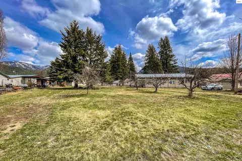 400 Highway 200, Clark Fork, ID 83811