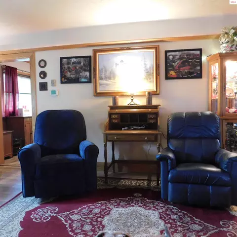 Living - 81 Cedar St, Priest River, ID 83856 photo 1 of 1