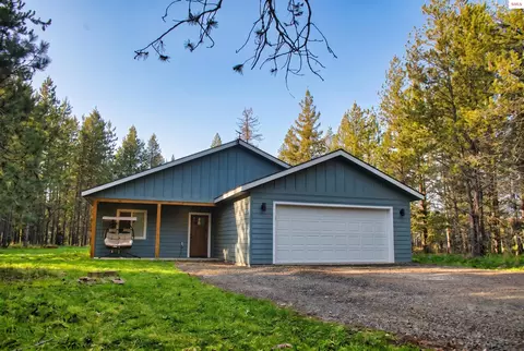 389 Hardy Loop, Bonners Ferry, ID 83805