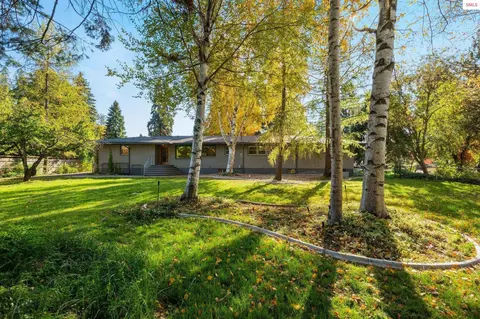 Exterior - 1104 Birch St, Sandpoint, ID 83864 photo 9 of 27