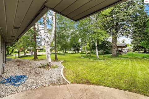 Exterior - 1104 Birch St, Sandpoint, ID 83864 photo 6 of 23