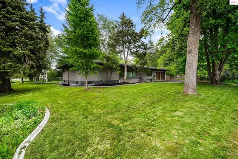 Exterior - 1104 Birch St, Sandpoint, ID 83864 photo 15 of 23