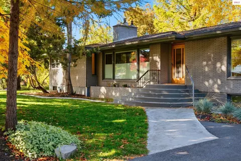 Exterior - 1104 Birch St, Sandpoint, ID 83864 photo 2 of 27