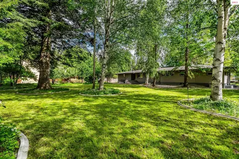 Exterior - 1104 Birch St, Sandpoint, ID 83864 photo 10 of 23
