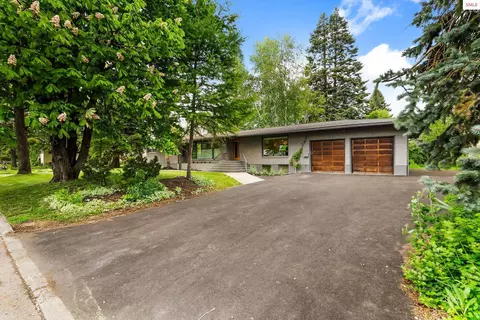 Exterior - 1104 Birch St, Sandpoint, ID 83864 photo 4 of 23