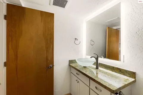 Bath - 1104 Birch St, Sandpoint, ID 83864 photo 13 of 13
