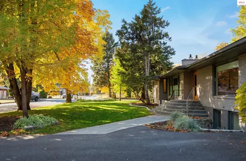 Exterior - 1104 Birch St, Sandpoint, ID 83864 photo 3 of 27