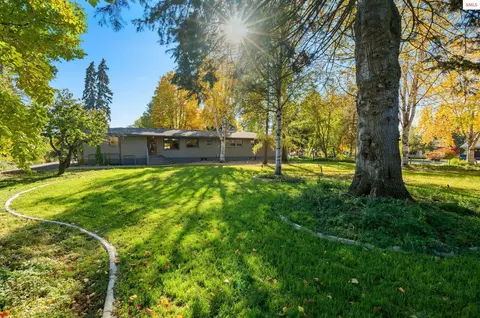 Exterior - 1104 Birch St, Sandpoint, ID 83864 photo 10 of 27