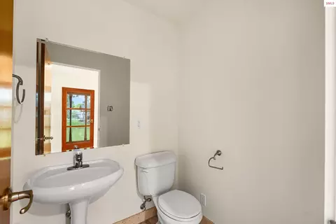 Bath - 1104 Birch St, Sandpoint, ID 83864 photo 1 of 13