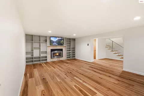 Living - 1104 Birch St, Sandpoint, ID 83864 photo 6 of 9