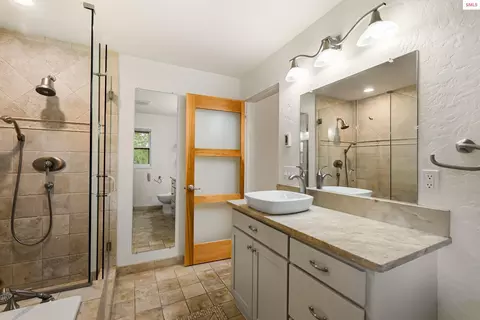 Bath - 1104 Birch St, Sandpoint, ID 83864 photo 3 of 13